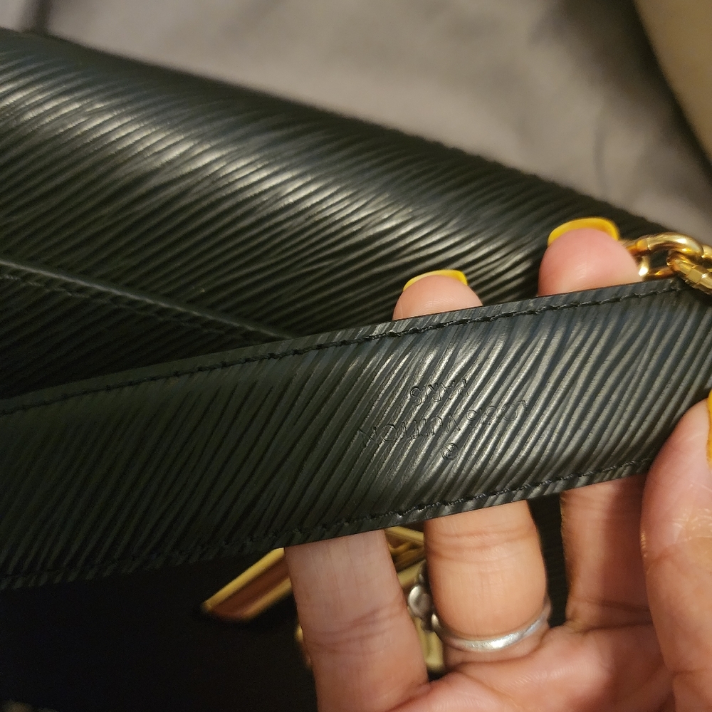 ‼️SOLD‼️Louis Vuitton LV Twist MM Black Shoulder/Crossbody Bag - Picture 8 of 12